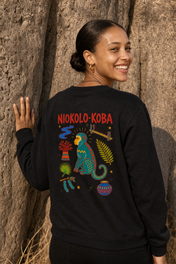 Niokolo-Koba Back Print Sweatshirt — portée de dos, photoshoot, sur place