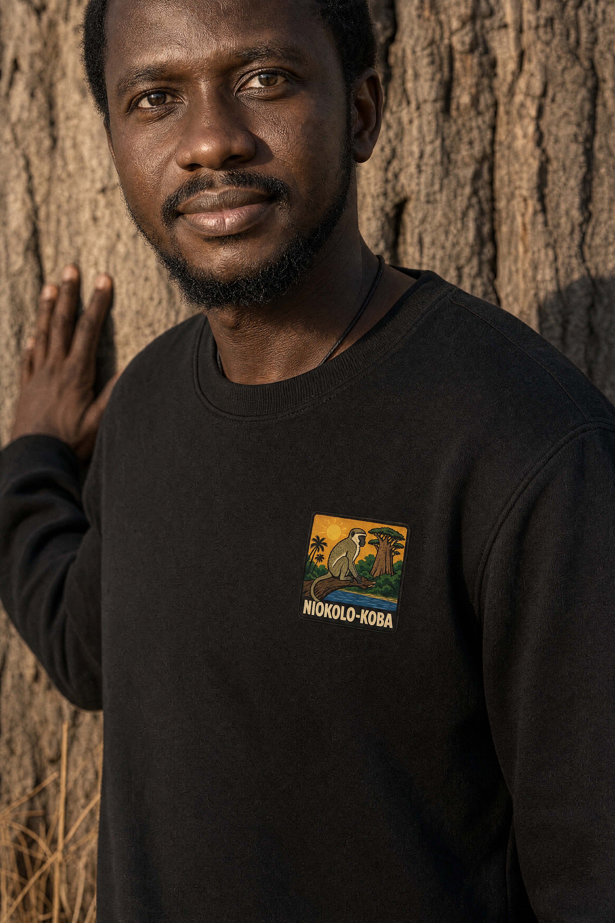 Niokolo-Koba Patch Sweatshirt — portée, photoshoot, sur place