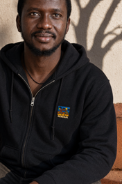 Senegal Patch Zip Hoodie — portée, photoshoot, sur place