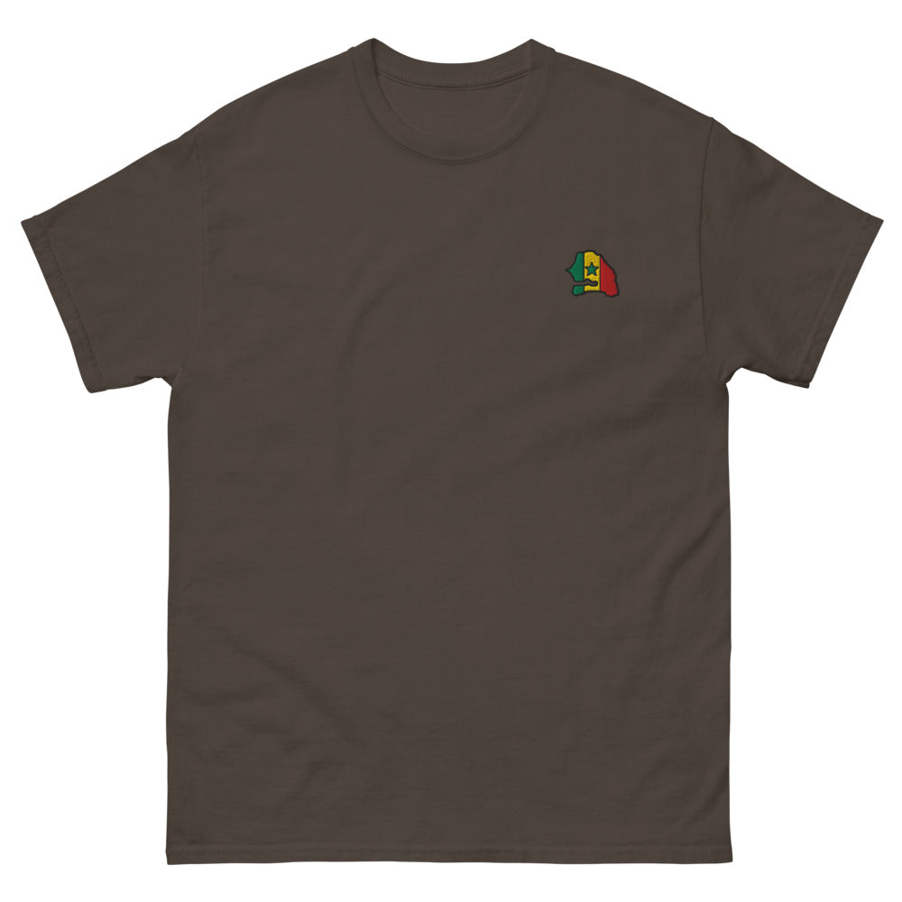 Tee Niokolo, écusson carte du Sénégal brodé au cœur, coloris Chocolat, vu de face