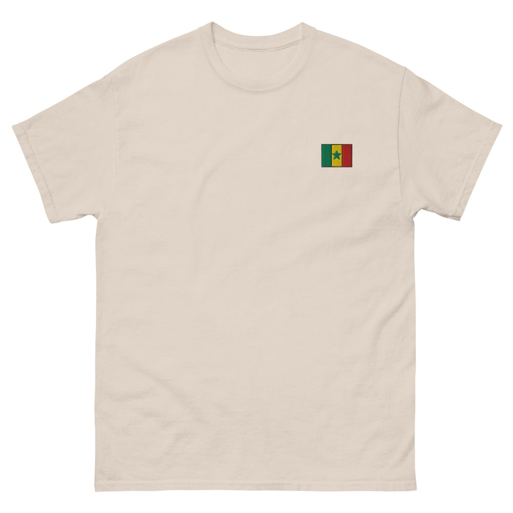 Tee Niokolo, écusson drapeau du Sénégal brodé au cœur, coloris Sable, vu de face
