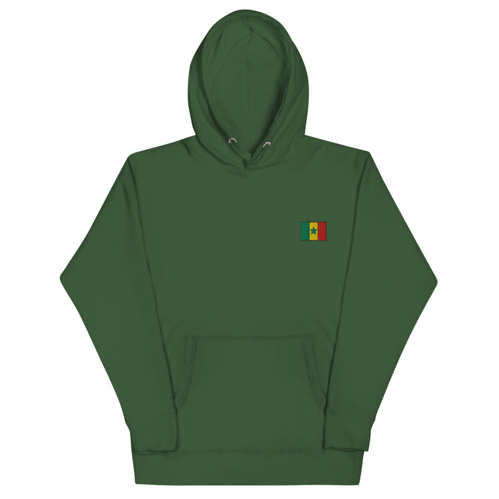 Hoodie Niokolo, écusson drapeau du Sénégal brodé au cœur, coloris Vert forêt, vu de face