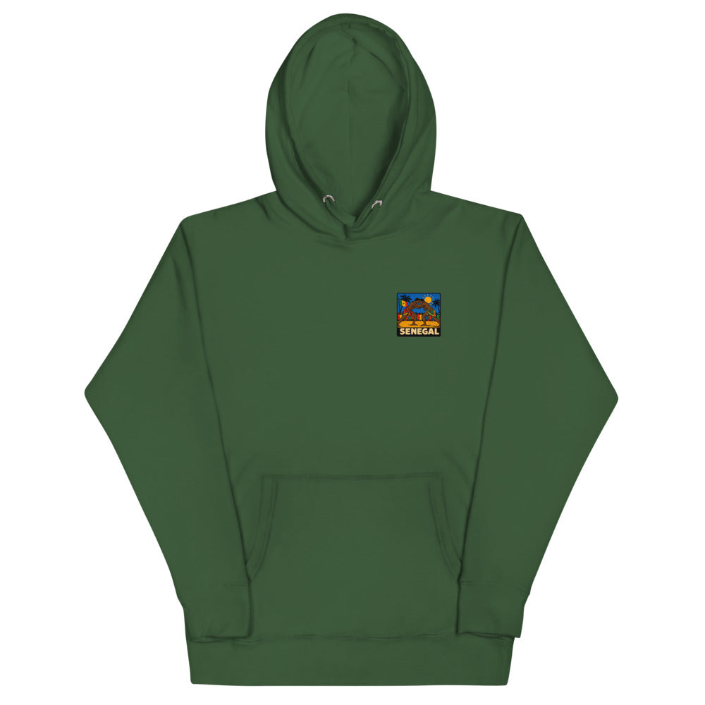 Hoodie Niokolo, patch Sénégal imprimé au cœur, coloris Vert forêt, vu de face