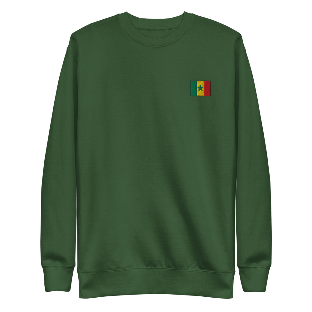 Sweat Niokolo, écusson drapeau du Sénégal brodé au cœur, coloris Vert forêt, vu de face