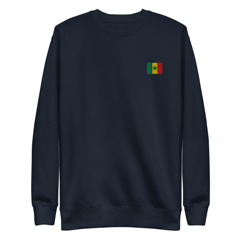 Sweat Niokolo, écusson drapeau du Sénégal brodé au cœur, coloris Bleu marine, vu de face
